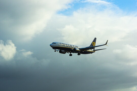Ryanair plane from Glasgow landing at Seve Ballesteros Airport (Santander)