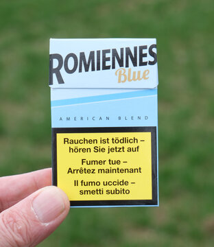 Romiennes Blue Zigaretten Packung, American Blend, Schweiz, Oberglatt 1 M&auml;rz 2026