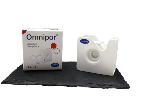 D&eacute;rouleur de sparadrap de la marque laboratoire Hartmann