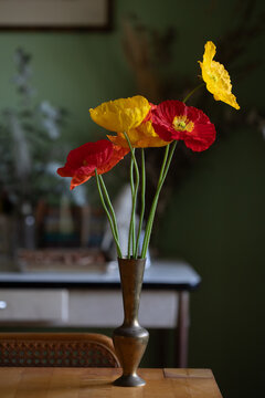 Vase of Iceland poppies 2