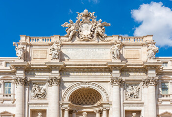 Obraz premium Famous Trevi fountain in center of Rome, Italy