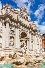 Obraz premium Famous Trevi fountain in center of Rome, Italy