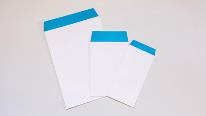 ブルーフラップデザインの企業向け封筒モックアップ