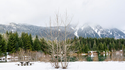 A serene alpine escape in the cascade - Gold Creek Pond in Snoqualmie Pass, Washington state, USA © Deyao