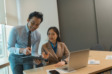 Successful Business Negotiation Between Partners