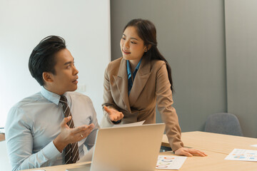 Successful Business Negotiation Between Partners