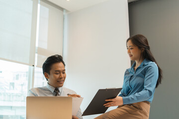 Successful Business Negotiation Between Partners