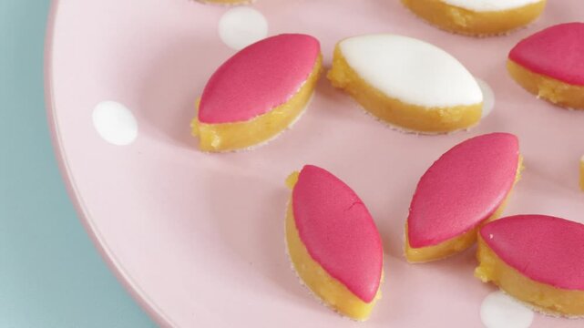 Calissons roses et blancs de Provence