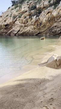 Crique paradisiaque en Corse