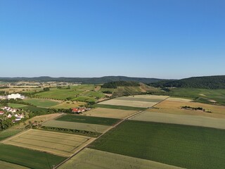 Obraz premium Felder bei Hüttenheim in Bayern