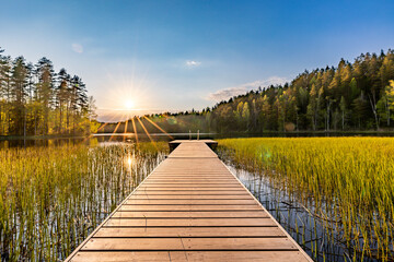 Obraz premium wooden bridge over lake
