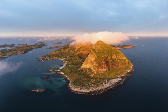 Tr&aelig;na Island, Traena, Sanna, Helgeland Coast, Nordland, Norway
