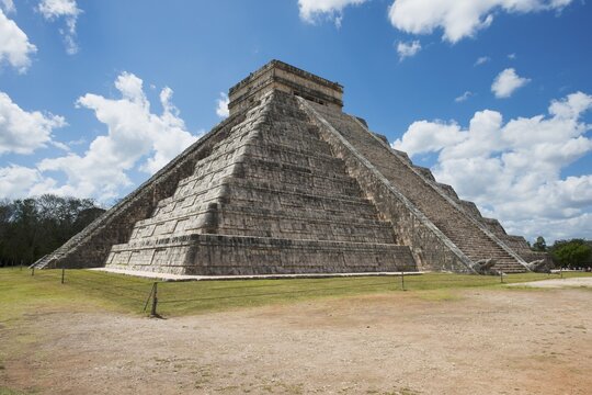 Excavation site site of the Mayan city of Chichen Itza, Yucatan, Mexico