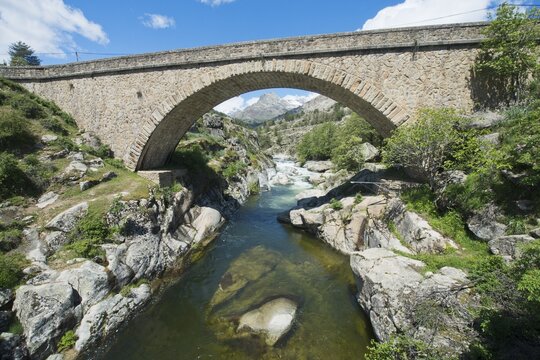 Bridge over the river Golo, Caluccia, Corsica, France