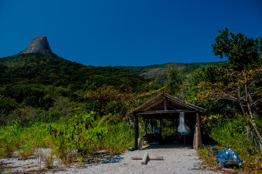 Fiorde Saco do Mamangu&aacute; em Paraty patrim&ocirc;nio da humanidade, 8 km de beleza exuberante de mata Atl&acirc;ntica, praias e cachoeira, cultura cai&ccedil;ara