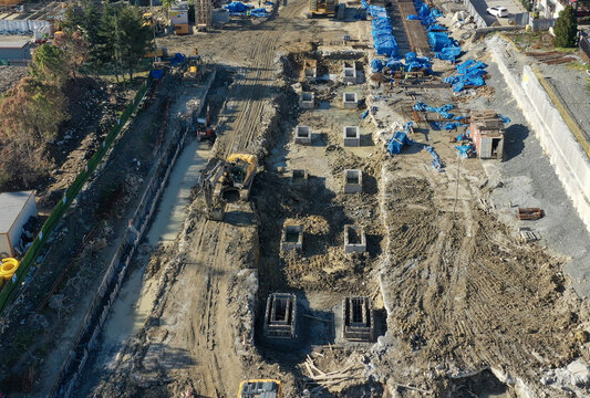 Deep Trenches and Column Foundations for Multi-Story Buildings