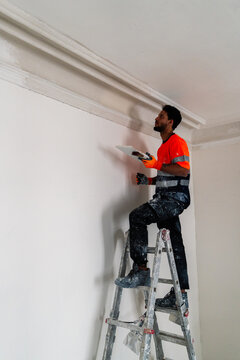 Plastering Ceiling Molding