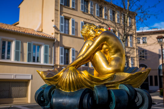 Statue de Brigitte Bardot par Milo Manara , Saint-Tropez, C&ocirc;te d'Azur, France - Le 19 f&eacute;vrier 2026