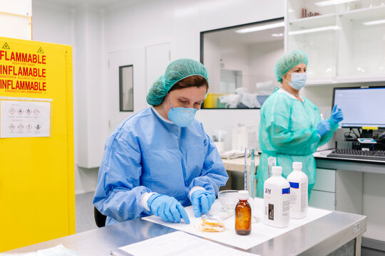 Pharmacy technicians working in hospital laboratory department