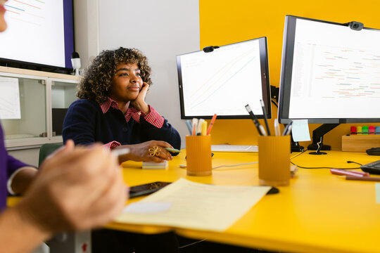 Working Desk Computer Screens