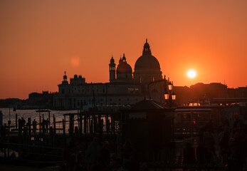 Fototapeta premium Venice, Italy: sunset silhouette 
