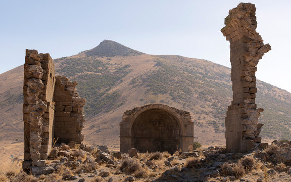 The 1001 Churches in Karaman contain structures from the early Christian period. During the late antique period, it was a stopping point for Christians traveling from Europe to Jerusalem.