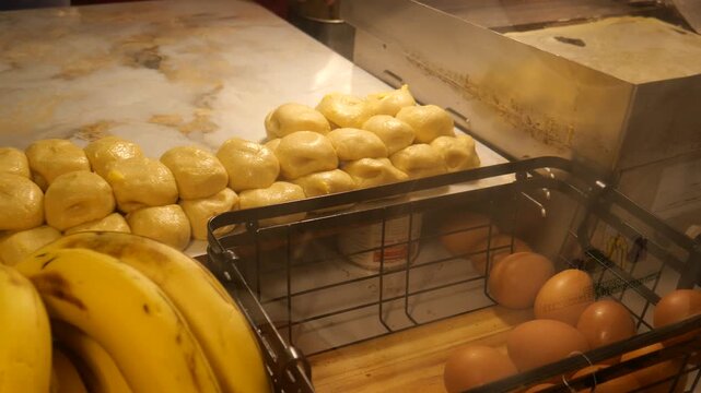 Making Crispy Roti, street food, Thailand