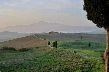 Obraz premium Autumn Sunrise in Val d’Orcia Near Pienza, Gladiator Film Location