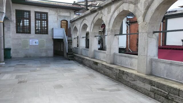 Ottoman Architecture and Historical Atmosphere in the Courtyard of R&uuml;stem Pasha Mosque
