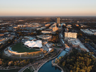 Obraz premium aerial view from the waterway at the woodlands