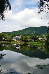 Obraz premium Beautiful Water Reflection of Kinrin Lake in Yufuin, Japan