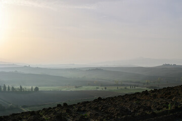 Obraz premium Autumn Morning Farmland near Pienza in the Tuscan Hills, Italy