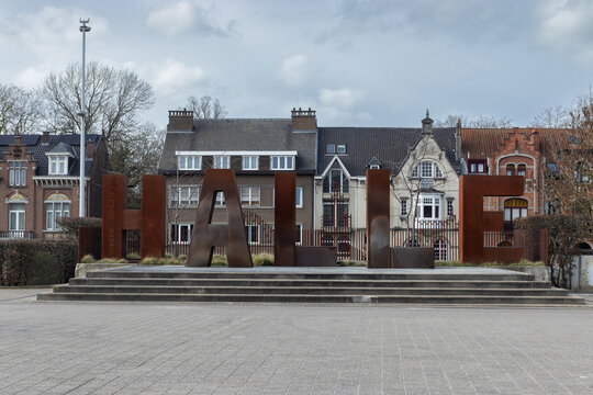 HALLE, BELGIUM, 1 MARCH 2026: Public art selfie sign with the word Halle on station square in Halle. Halle is a Belgian city in Flemish Brabant.