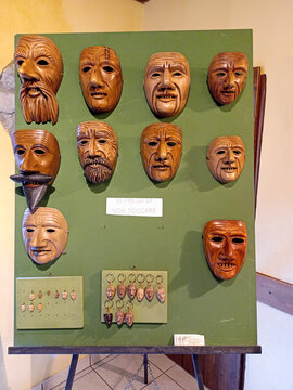 Schignano Carnival, a traditional and historic event that represents the ugly and the beautiful.