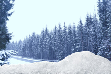 Naklejka premium Beautiful winter landscape and snowdrift, selective focus