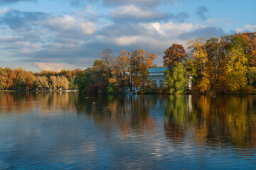 Obraz premium The Hall on the Island pavilion located on an island in the Great Pond in the Catherine Park of Tsarskoye Selo on a sunny autumn day, Pushkin, St. Petersburg, Russia