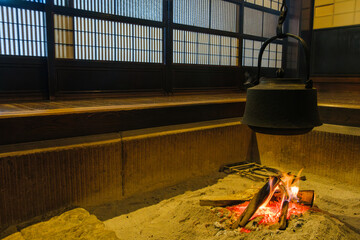 古民家の囲炉裏端