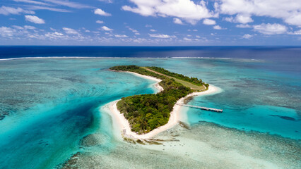 Aerial Drone View of Mystery Island, Vanuatu – Turquoise Lagoon, White Sandy Beaches, and Lush Greenery Near Aneityum Island © Groovy Banana
