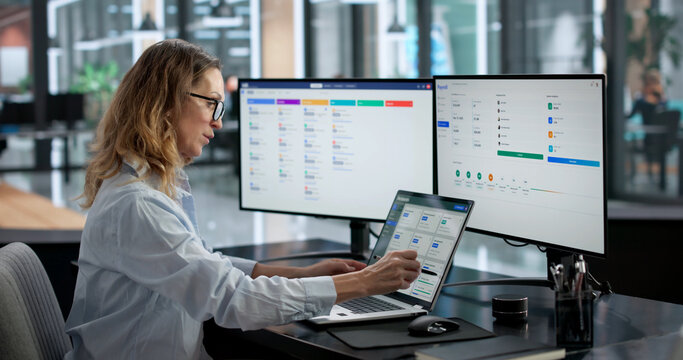 Efficient Remote Payroll Management For A Woman