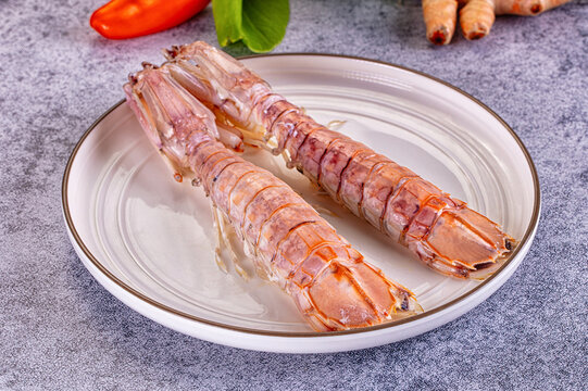 Gourmet boiled big Mantis shrimp