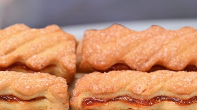 video of jam cookies