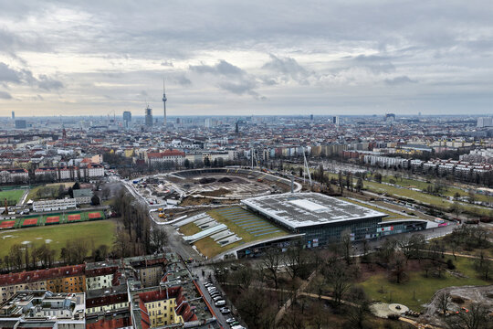 Berlin Demolishes Historic Floodlight Masts at Jahn-Sportpark in Controlled Explosion
