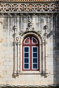 Ventana, manuelino, g&oacute;tico, portugu&eacute;s, fachada, piedra, arco, relieve, escultura, cruz, columna, torsi&oacute;n, soga, marinero, n&aacute;utico, hist&oacute;rico, arquitectura
