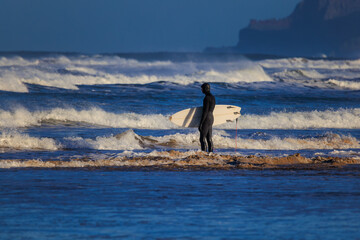 Fototapeta premium Watching the Surf Waiting for a set