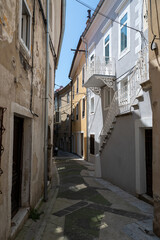 Fototapeta premium Narrow alley in the Croatian old town of Senj
