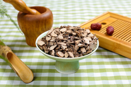 Chinese Medicinal Herb Acorus Tatarinowii with Traditional Tools