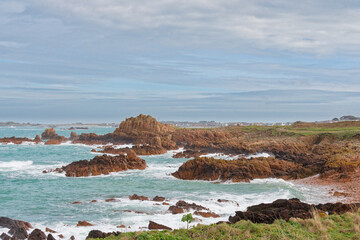 c&ocirc;te rocheuse nord de l'ile de guernesey