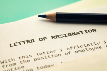 Obraz premium Employee resignation letter and pen beside. 