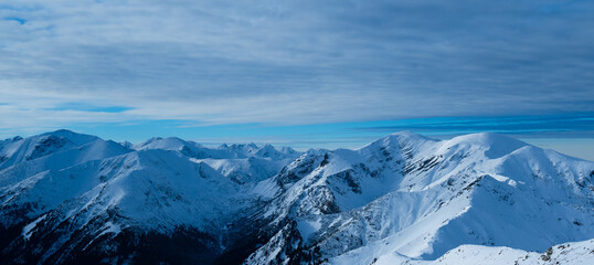 Obraz premium Mountain peak snow-capped mountains snow rocks landscape