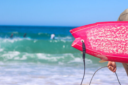 Surf, tabla, neopreno, olas, mar, playa, oc&eacute;ano, deporte, adrenalina, aventura, verano, estilo, libertad, salitre, parafina, invento, espuma, turquesa, horizonte, sol, acci&oacute;n, orilla, marea